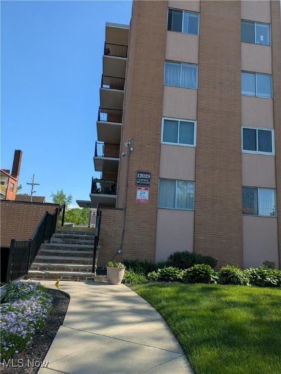 12029 Clifton Blvd Unit 101, Lakewood, OH 44107 - photo 1