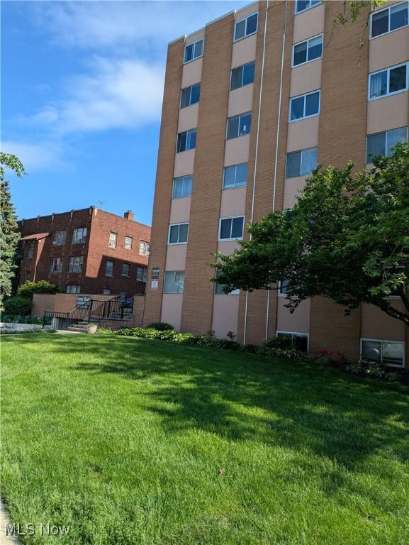 12029 Clifton Blvd Unit 101, Lakewood, OH 44107 - photo 2