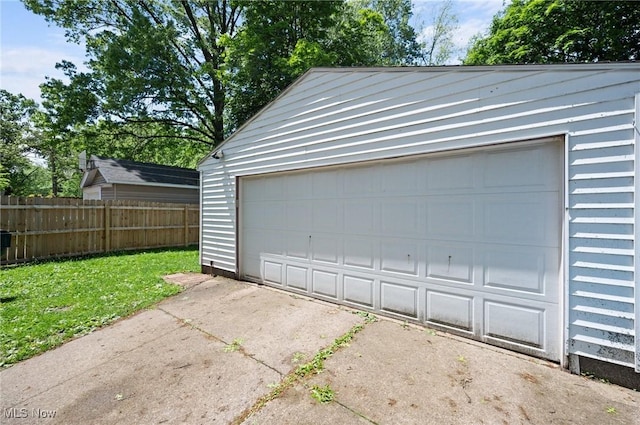 view of detached garage
