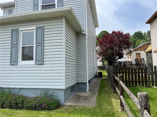 3039 W St, Weirton, WV 26062 - view of side of home