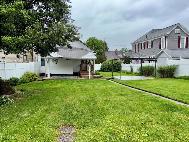 1726 Covert St, Parkersburg, WV 26101 - view of yard