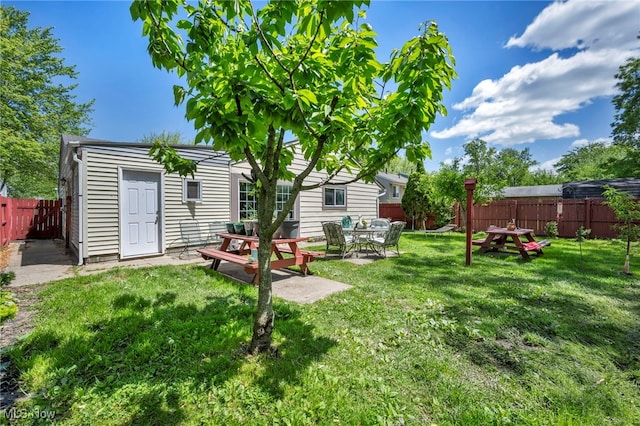 2212 Randall St, Lorain, OH 44052 - view of yard featuring a patio