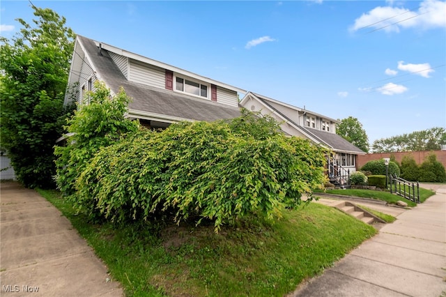 494 W Columbia St, Alliance, OH 44601 - view of side of home