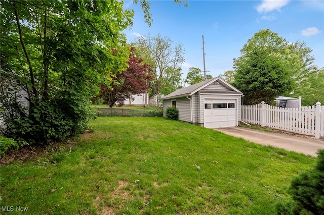 494 W Columbia St, Alliance, OH 44601 - view of yard with an outbuilding and a garage