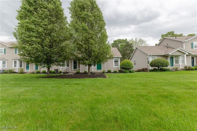 6957 Tippecanoe Rd, Canfield, OH 44406 - view of front of property with a front lawn