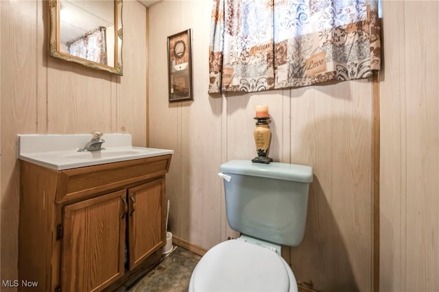 3403 Hartwood Rd, Cleveland Heights, OH 44112 - bathroom with toilet and vanity