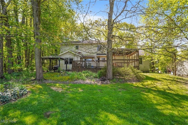 3277 Plainview Rd, Ravenna, OH 44266 - view of grassy yard featuring a deck and a gazebo