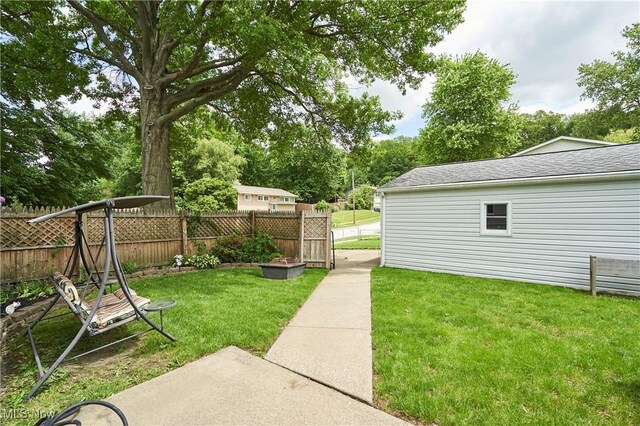 1658 Bronson Rd, Akron, OH 44305 - view of yard