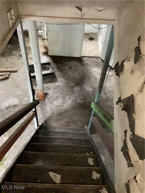 17205 Mapleboro Ave, Maple Heights, OH 44137 - view of stairway