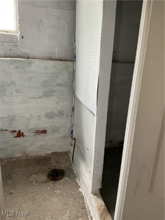 17205 Mapleboro Ave, Maple Heights, OH 44137 - view of bathroom