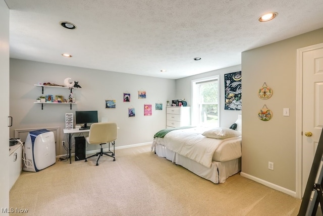 139 Elm Ct, Chagrin Falls, OH 44022 - bedroom featuring carpet floors, recessed lighting, an office area, and baseboards