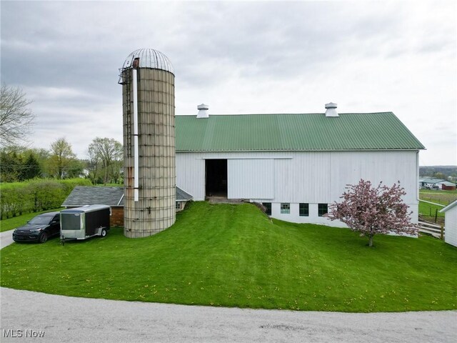 16321 Burton Windsor Rd, Middlefield, OH 44062 - view of pole building with a yard