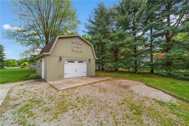 9113 Dean Rd, Vermilion, OH 44089 - detached garage with driveway