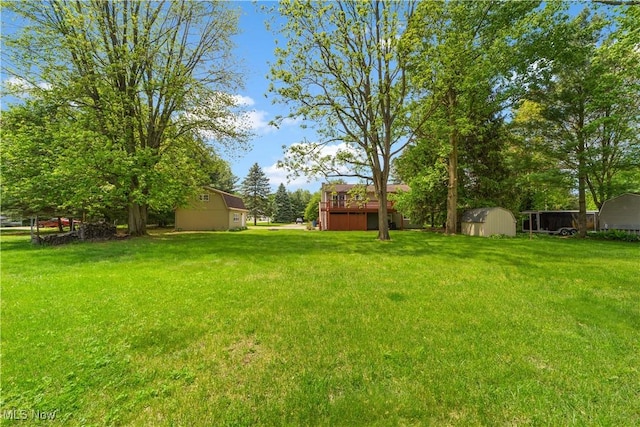 9113 Dean Rd, Vermilion, OH 44089 - view of grassy yard
