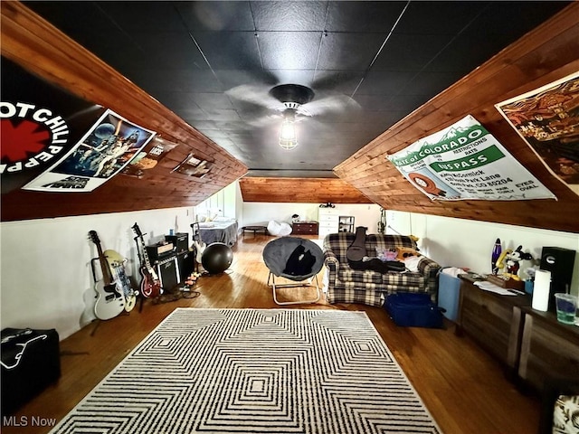 7509 S Palmyra Rd, Canfield, OH 44406 - bonus room featuring wood finished floors and lofted ceiling