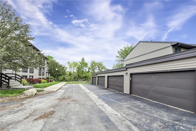 1145 Canyon View Rd Unit 206, Sagamore Hills, OH 44067 - view of asphalt road