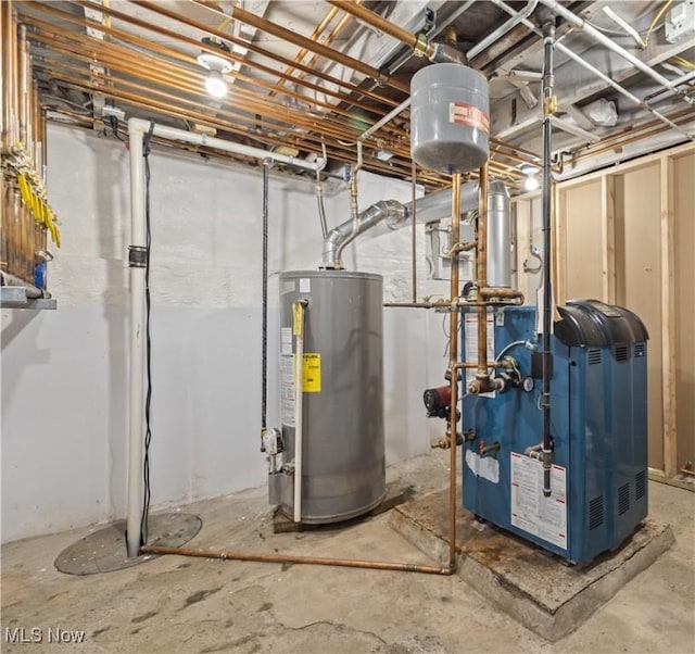 1138 W 6th St, Lorain, OH 44052 - utilities featuring water heater