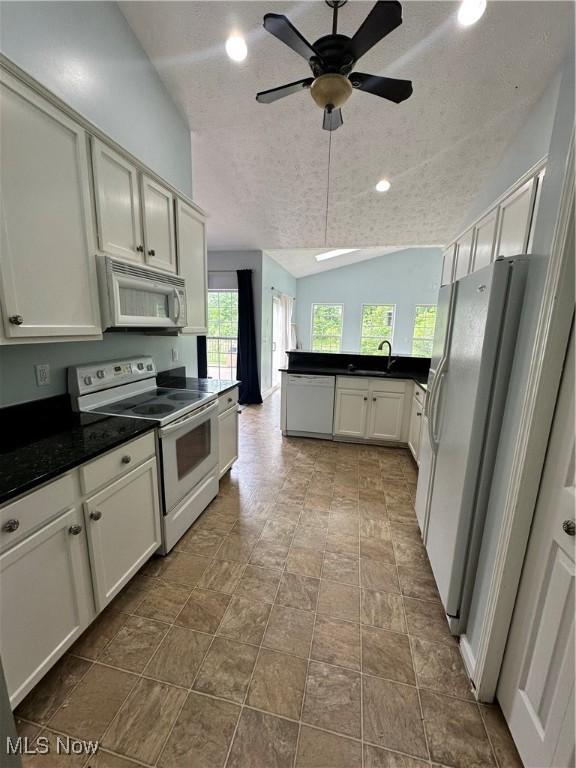 38202 Avalon Dr, North Ridgeville, OH 44039 - photo 8