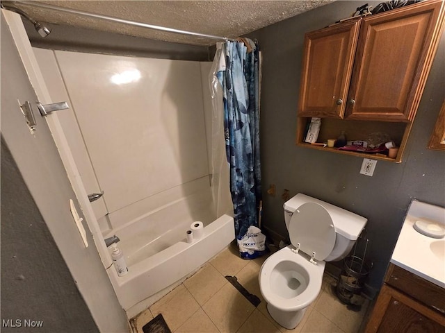 958 E Wilbeth Rd, Akron, OH 44306 - bathroom featuring vanity, a textured ceiling, shower / bath combination with curtain, and tile patterned flooring