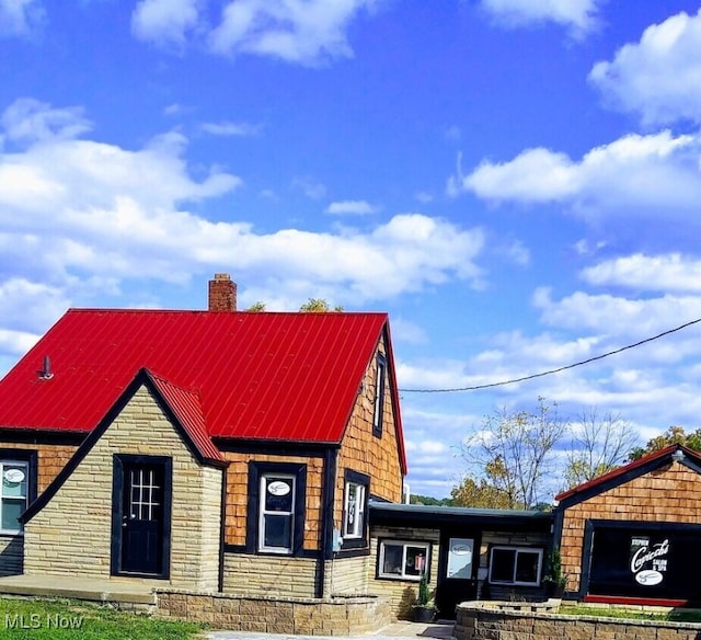 565 S Meridian Rd, Youngstown, OH 44509 - photo 1