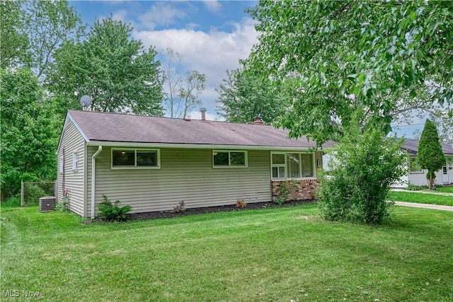 1848 Sheffield Dr, Akron, OH 44320 - photo 1