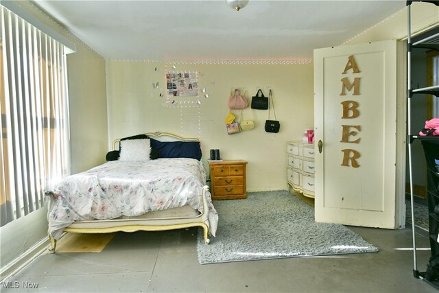 2816 E Market St, Warren, OH 44483 - view of bedroom