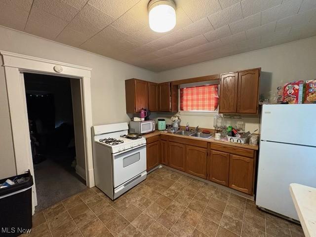 805 Biruta St, Akron, OH 44307 - photo 4