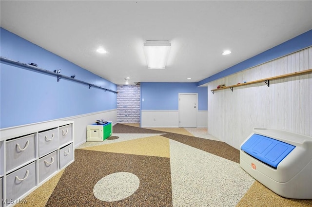 27539 Linwood Cir, North Olmsted, OH 44070 - surrounding community featuring a wainscoted wall and recessed lighting