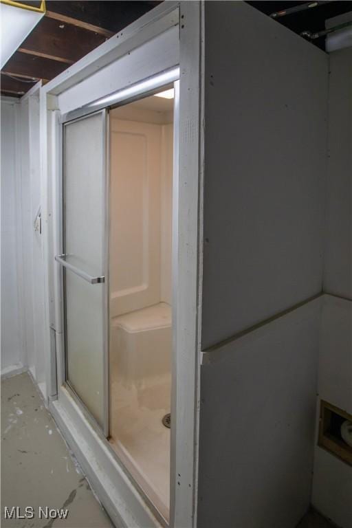 4515 Tuxedo Ave, Parma, OH 44134 - bathroom featuring a stall shower