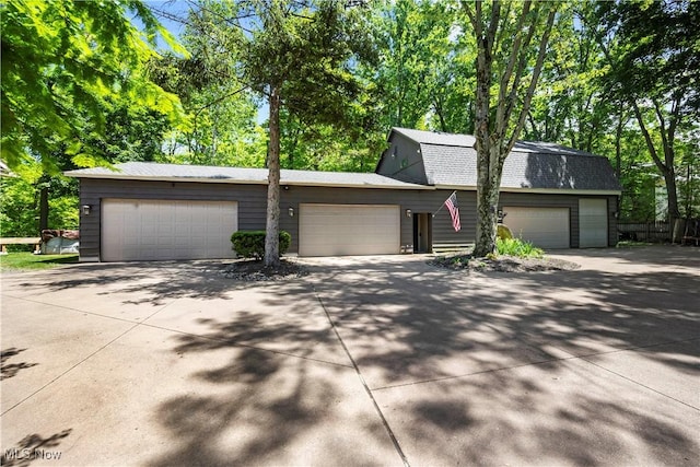 7587 Lewis Rd, Olmsted Twp, OH 44138 - photo 5