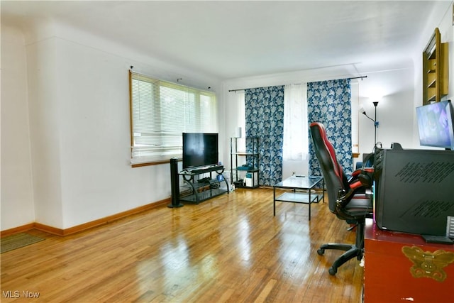 138 Mill Creek Rd, Niles, OH 44446 - office area featuring wood finished floors and baseboards