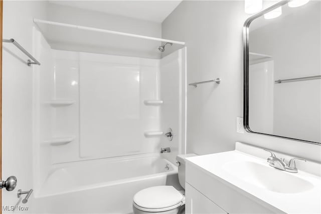 3304 Tangent St, Youngstown, OH 44502 - bathroom with vanity, bathing tub / shower combination, and toilet