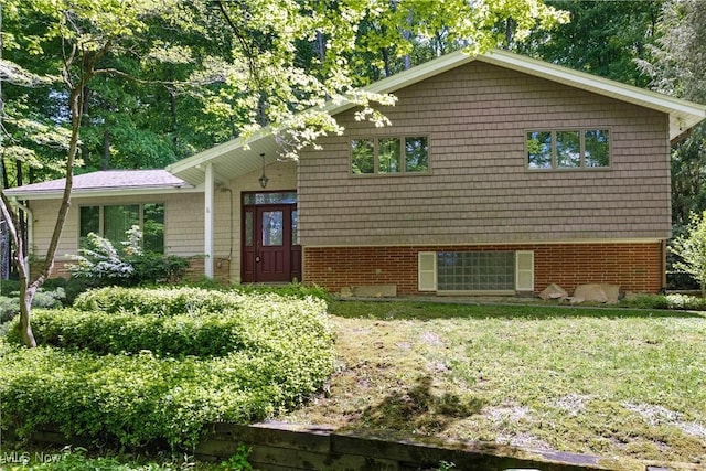 4512 Conestoga Trl, Copley, OH 44321 - split level home with a front yard and brick siding