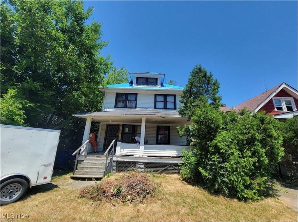 13505 Southview Ave, Cleveland, OH 44120 - american foursquare style home with covered porch