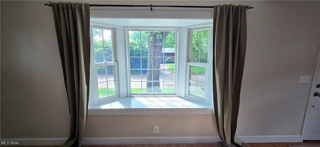 4604 7th Ave, Vienna, WV 26105 - detailed view of baseboards