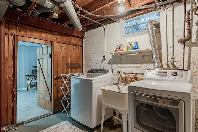 4206 Bushnell Rd, University Heights, OH 44118 - washroom featuring washing machine and clothes dryer