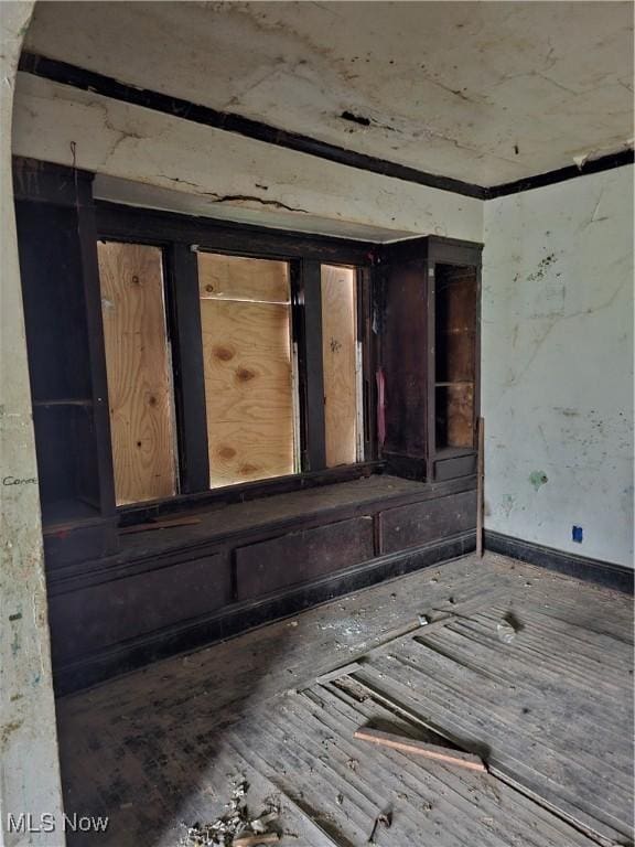 3474 W 60th St, Cleveland, OH 44102 - unfurnished room featuring baseboards