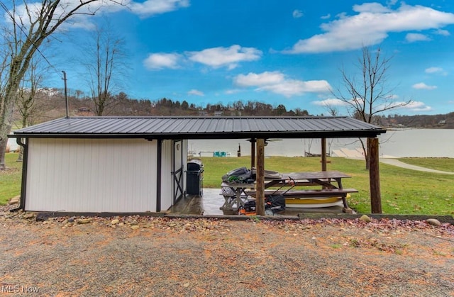 450 W Mohawk Dr, Malvern, OH 44644