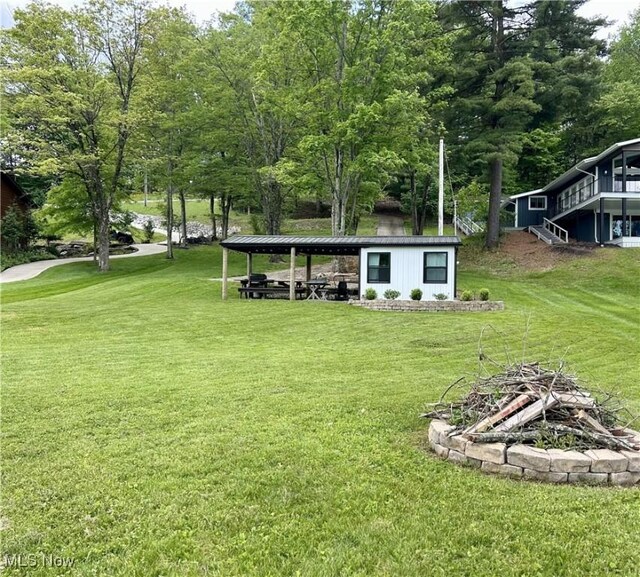 450 W Mohawk Dr, Malvern, OH 44644