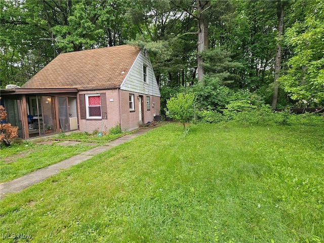 72 Idaho Rd, Austintown, OH 44515 - view of grassy yard