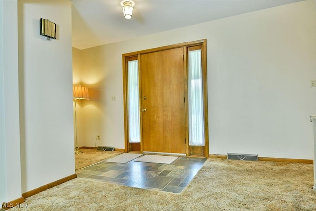 3763 E River Rd, Newton Falls, OH 44444 - carpeted foyer entrance with baseboards