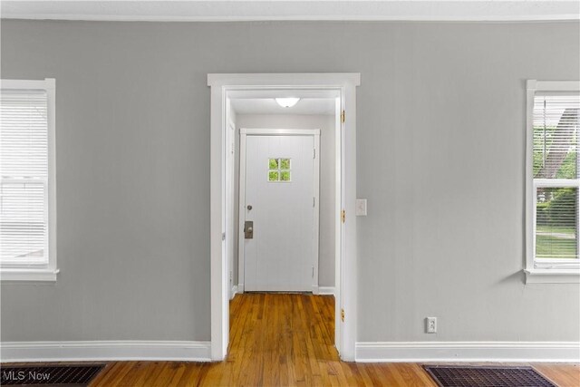 5688 Shawnee Dr, Lyndhurst, OH 44124 - foyer entrance with wood finished floors and baseboards