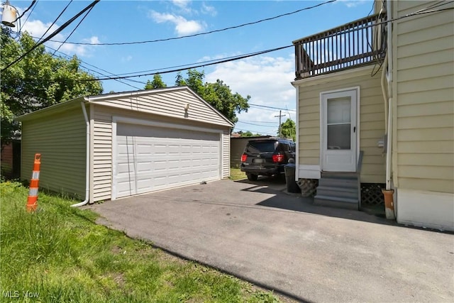 13641 Cedar Rd, University Heights, OH 44118 - view of detached garage