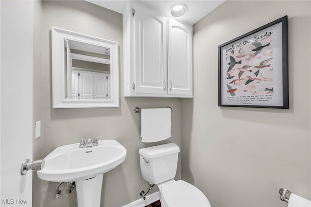 17404 Falling Water Rd, Strongsville, OH 44136 - half bath featuring toilet