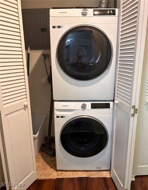 1808 Stoney Run Cir, Broadview Heights, OH 44147 - washroom with stacked washer / dryer