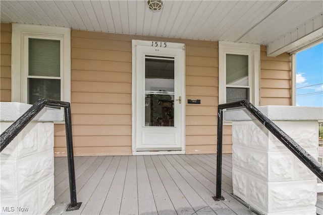 1515 E 3rd St, Port Clinton, OH 43452 - view of doorway to property