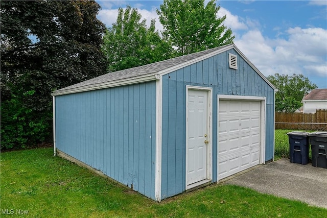 1923 15th St SW, Akron, OH 44314 - detached garage featuring driveway
