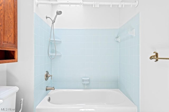 7124 Hollyhock Ln, Solon, OH 44139 - full bathroom with toilet and bathing tub / shower combination