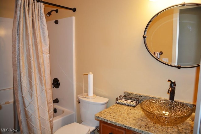 7711 Marewood Pl, Painesville, OH 44077 - full bathroom with vanity, shower / bath combination with curtain, and toilet