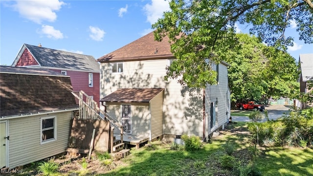 361 Para Ave, Akron, OH 44305 - rear view of property featuring a shingled roof